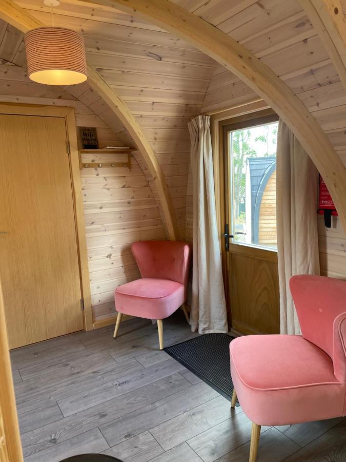فندق Squirrel Glamping Pod School House Farm Leighton  المظهر الخارجي الصورة