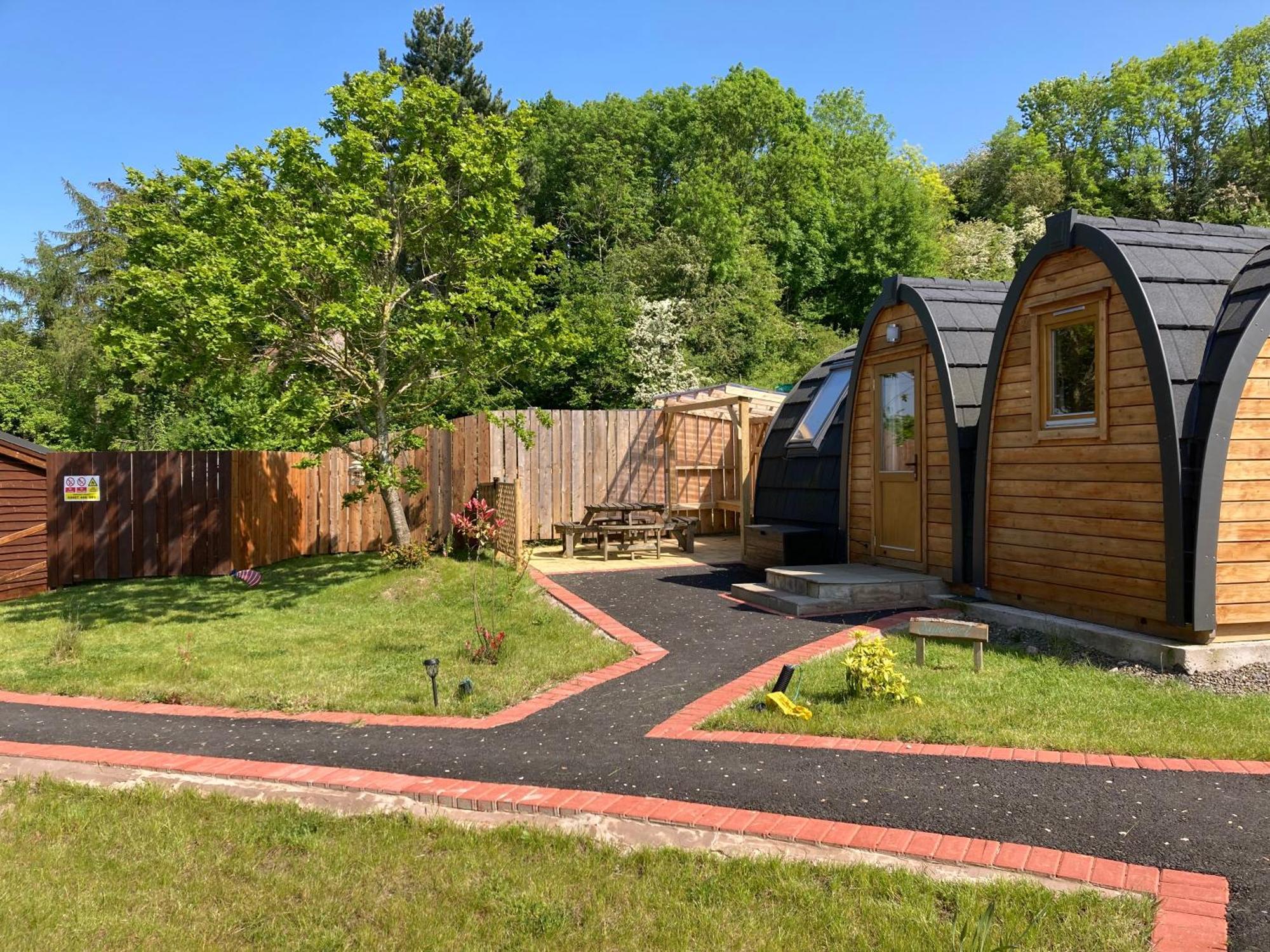 فندق Squirrel Glamping Pod School House Farm Leighton  المظهر الخارجي الصورة